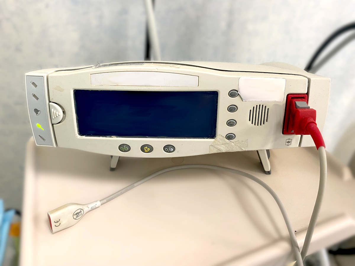 Pulse oximeter, table top